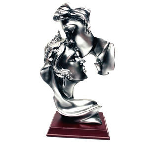 HERCO  MAN & WOMAN KISSING 10"